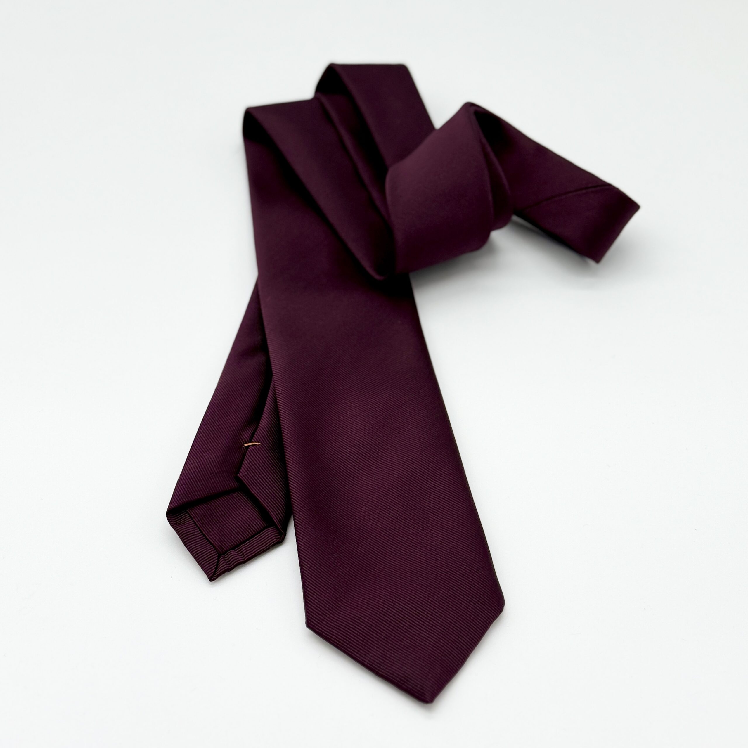 100% Silk Tie Ready To Wear - Woven - Red - Solid Pattern - Hand Made In Italy