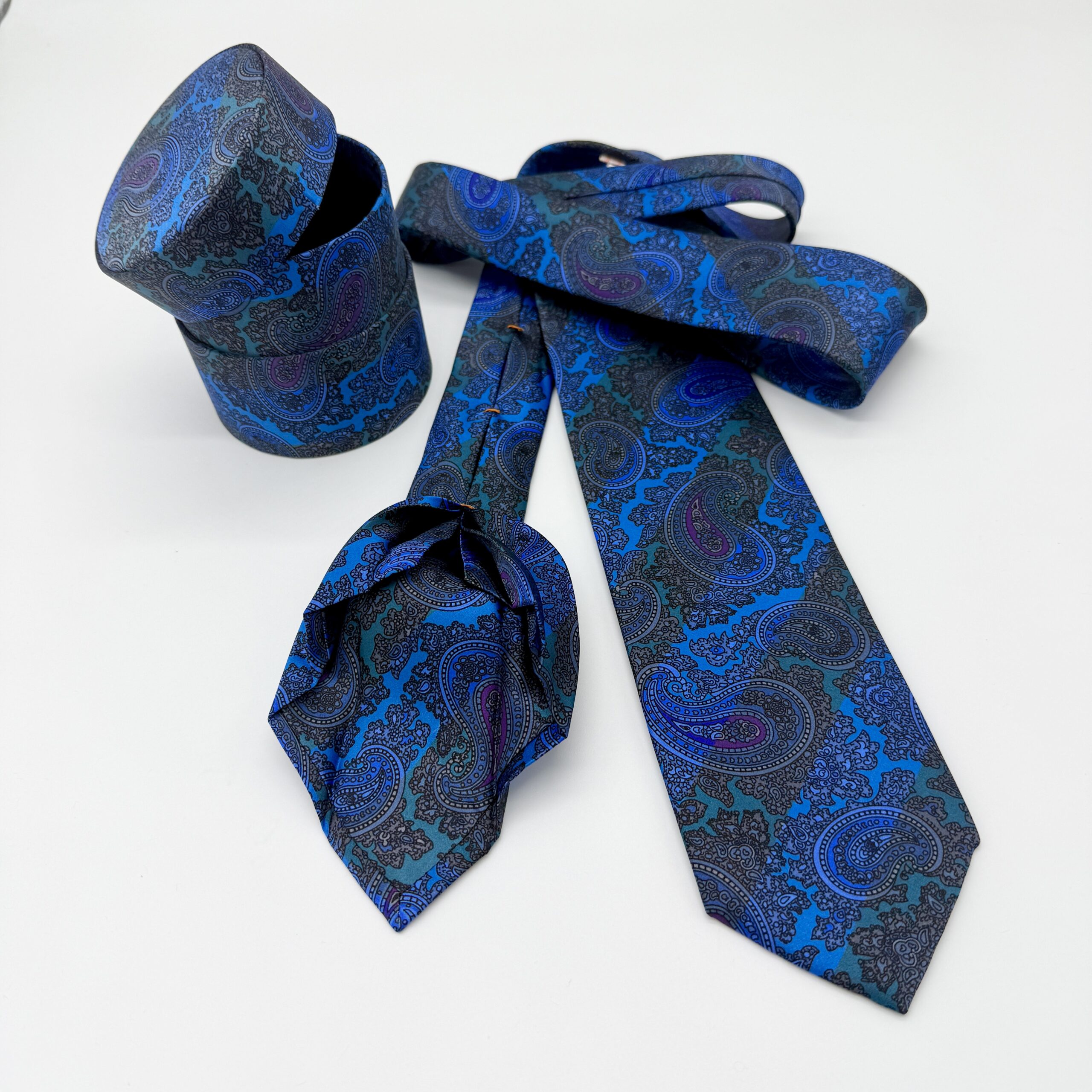 100% Silk Tie Ready To Wear - Print satin - Blue - Paisley Pattern - Hand Made In Italy