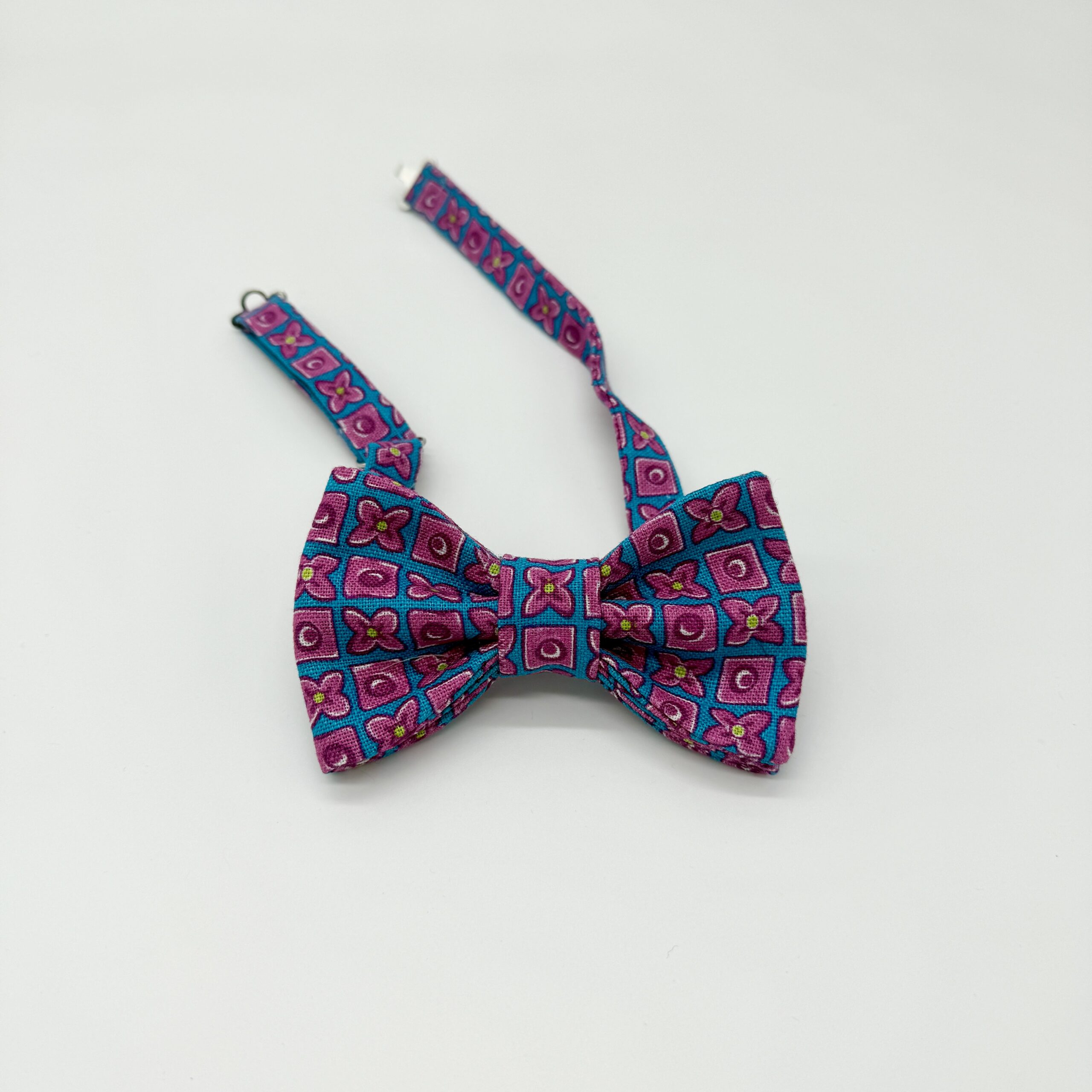 100% Silk Pretied Bow Tie - Ready To Wear - Pink - Hand Made In Italy