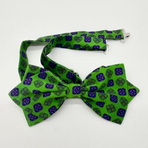 100% Silk Pretied Bow Tie - Ready To Wear - Green - Geo - Hand Made In Italy